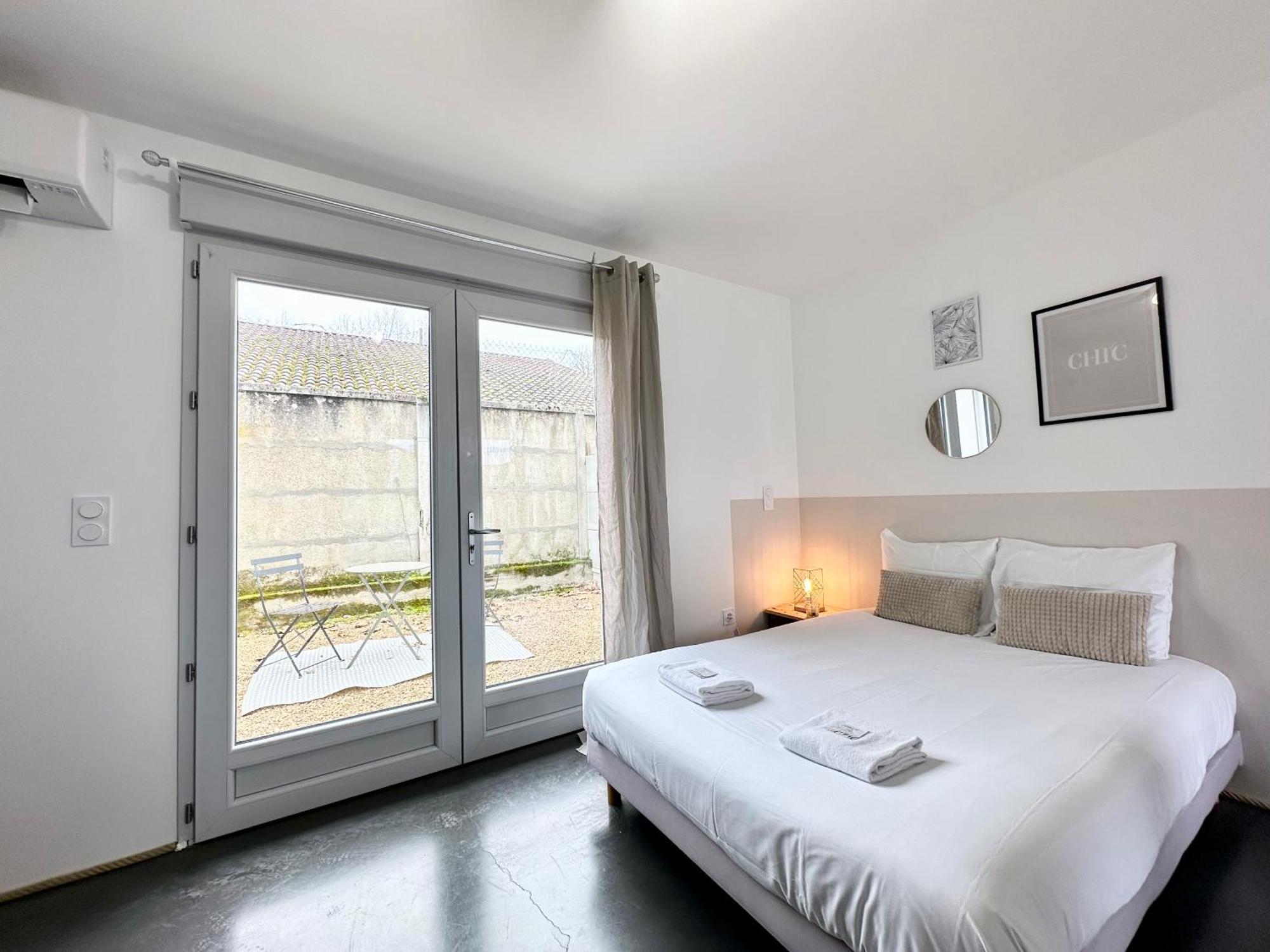 Le Chic - Parking - Exterieur - Fibre - Calme Apartment Mont-de-Marsan Bagian luar foto