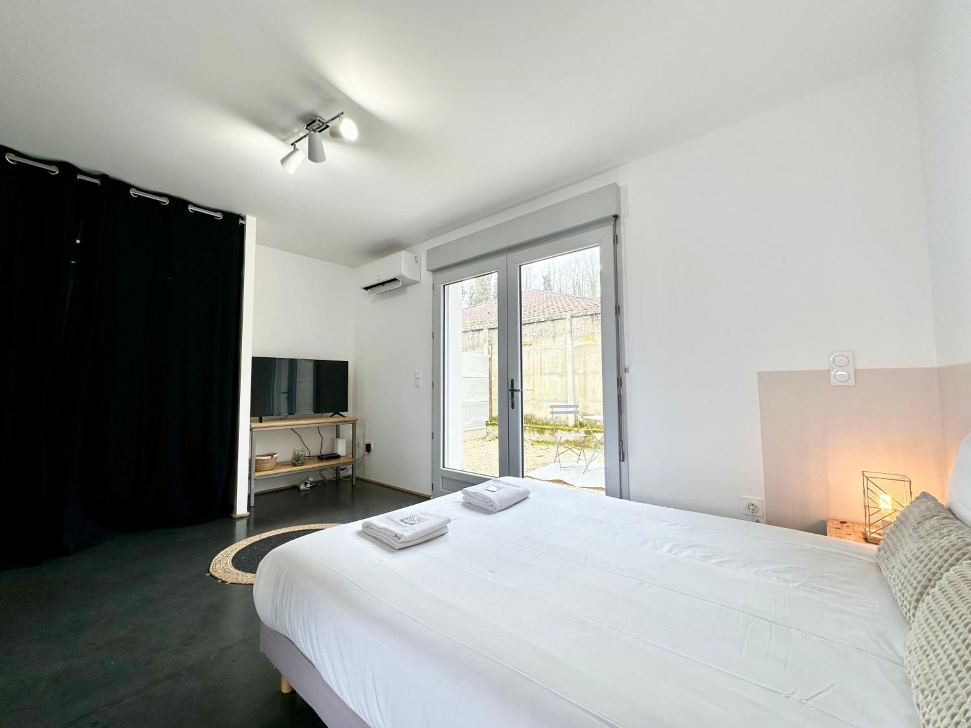 Le Chic - Parking - Exterieur - Fibre - Calme Apartment Mont-de-Marsan Bagian luar foto